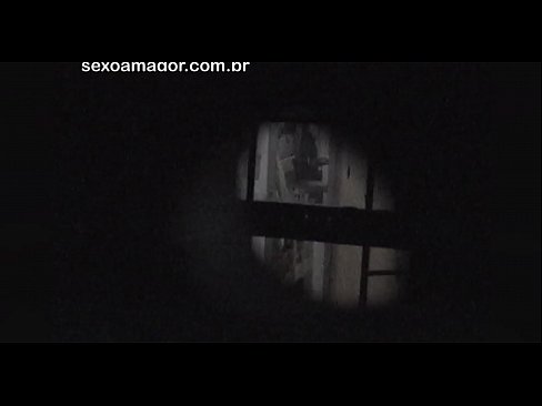 ❤️ Lourinho é filmado secretamente por um voyeur de bairro escondido atrás de tijolos ocos ❤️ Pornuts em porno pt.pornpicslove.ru ❌️